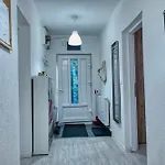 Alice's Dream With Free Garage Apartment