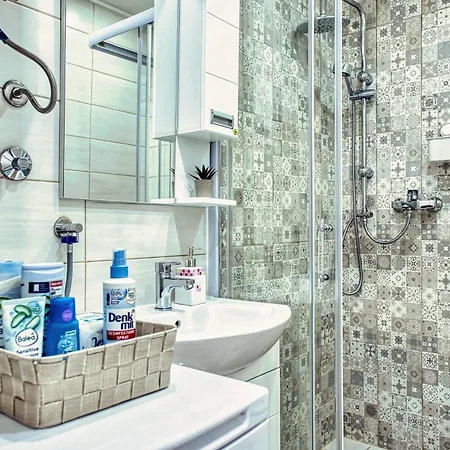 Alice's Dream With Free Garage